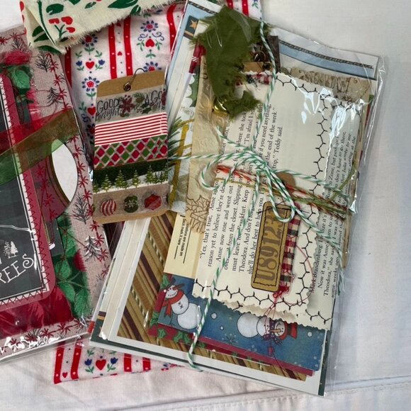 Christmas Junk Journal Includes Charm u Washi  Fabric Wrap Tons Ephemera Handmad - Picture 11 of 16